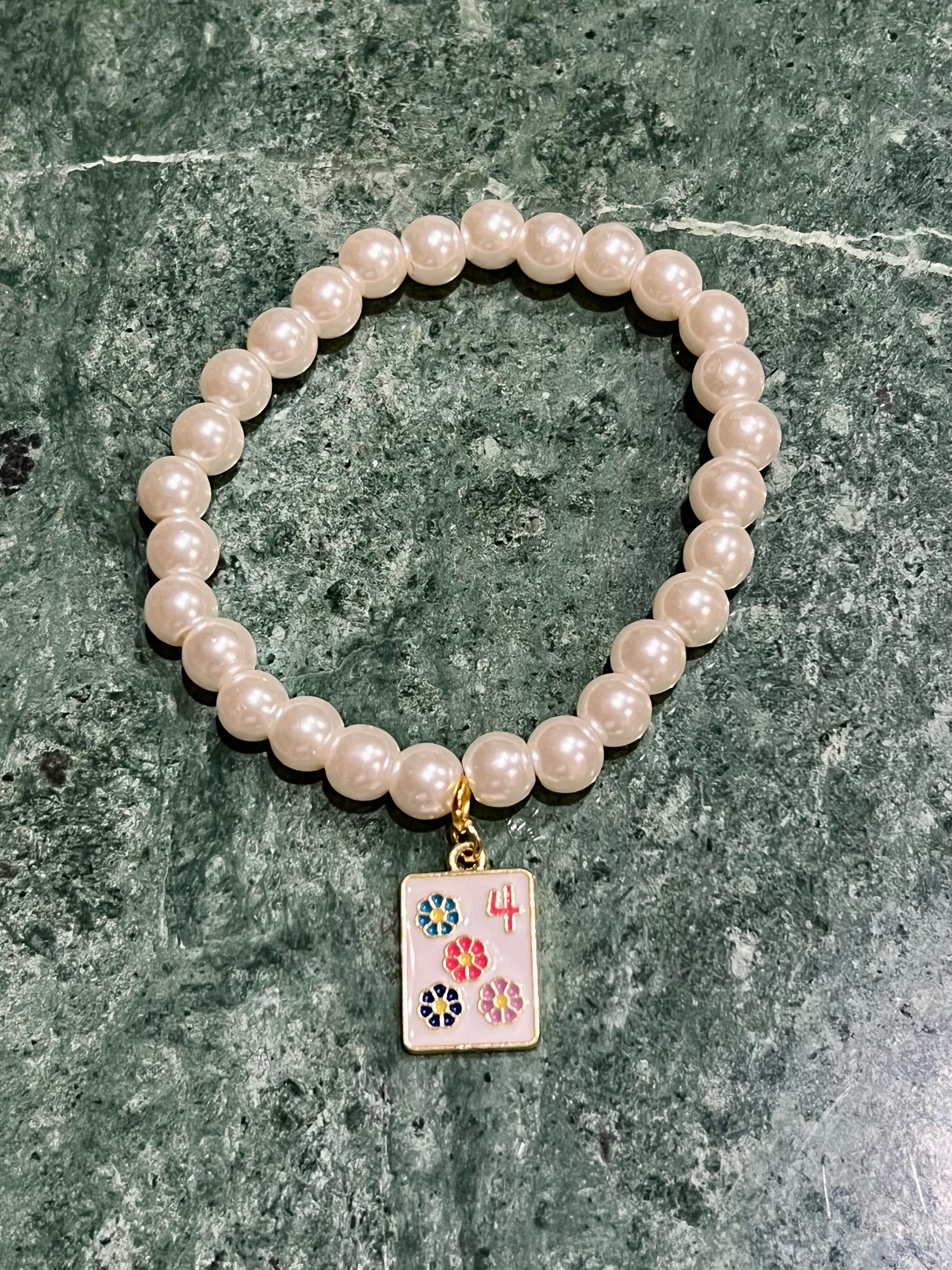 Glass Pearl Bracelet: Four Dot
